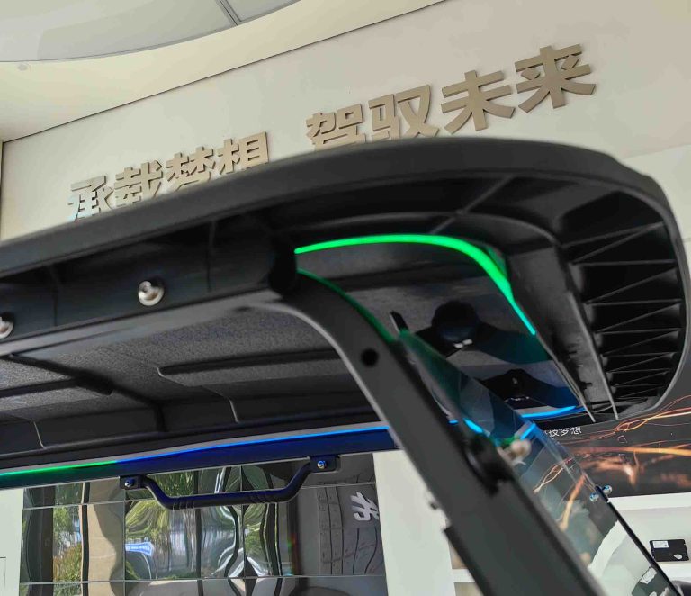 https://www.bak-ev.com/wp-content/uploads/2024/08/E-H4-Golf-Cart-Detail-View-Ceiling-atmosphere-lighting.jpg